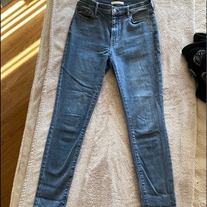 pacsun light wash jeggings with matching jean belt